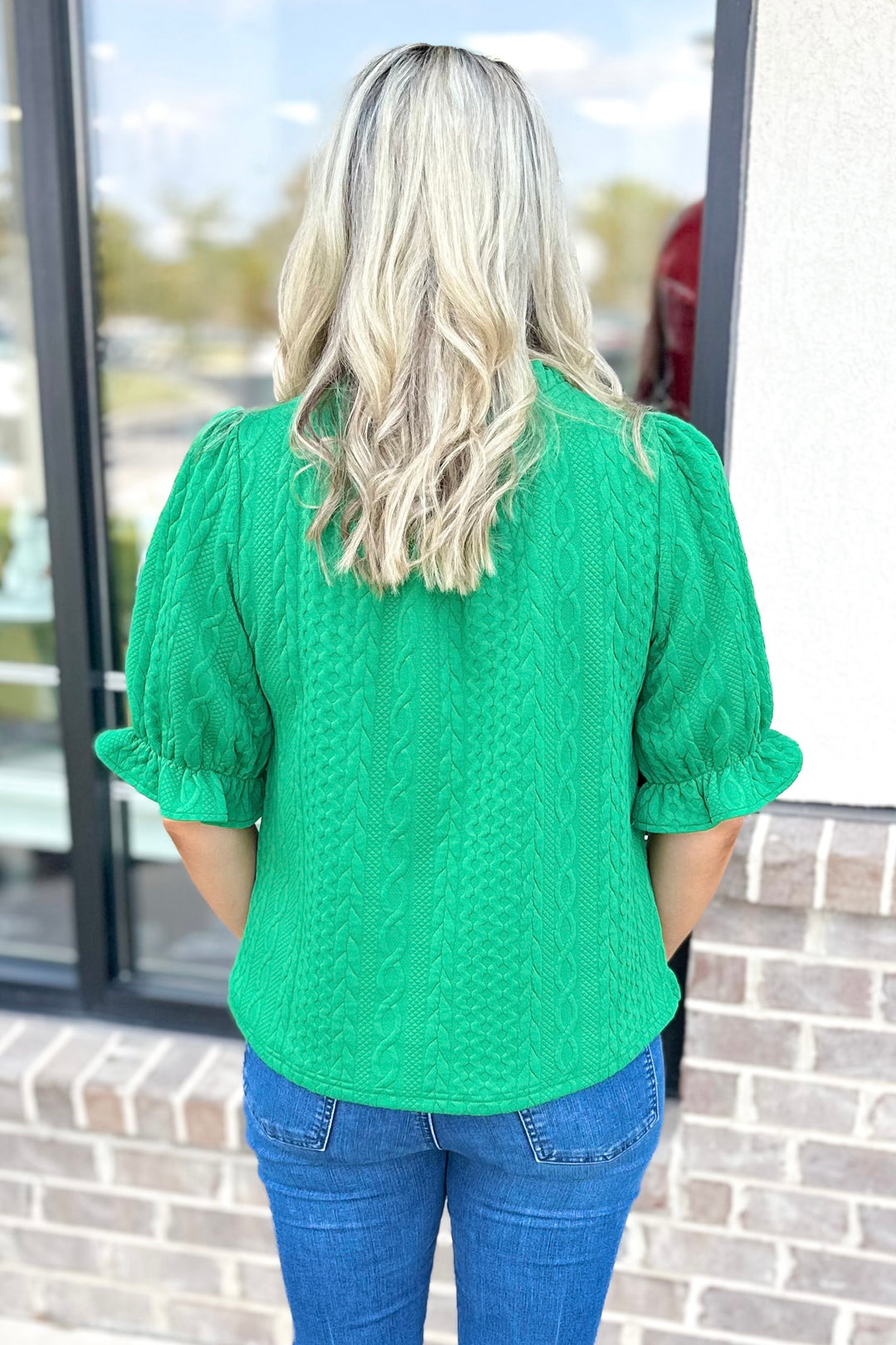 GREEN CABLE TEXTURED RUFFLE VNECK TOP