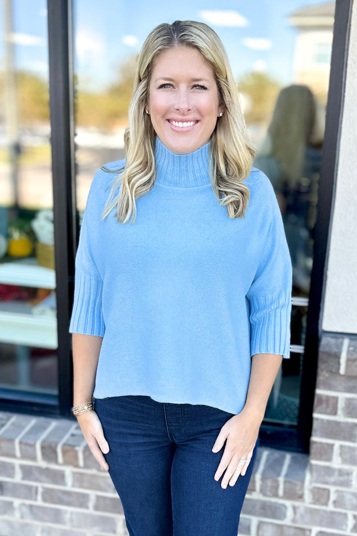 BLUE TURTLENECK SHORT SLEEVE SWEATER