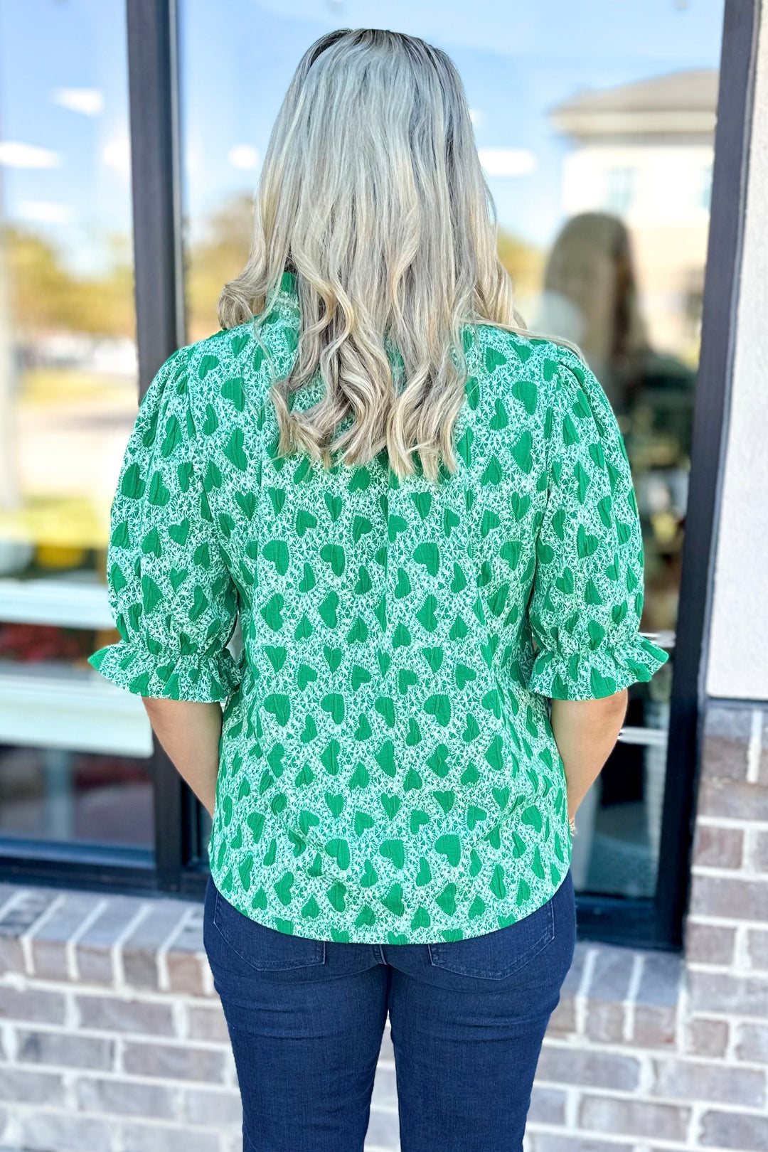 GREEN HEART TEXTURED VNECK TOP