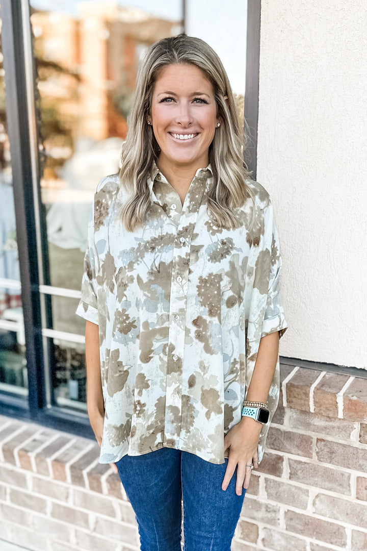 TAUPE FLORAL BUTTON DOWN TOP