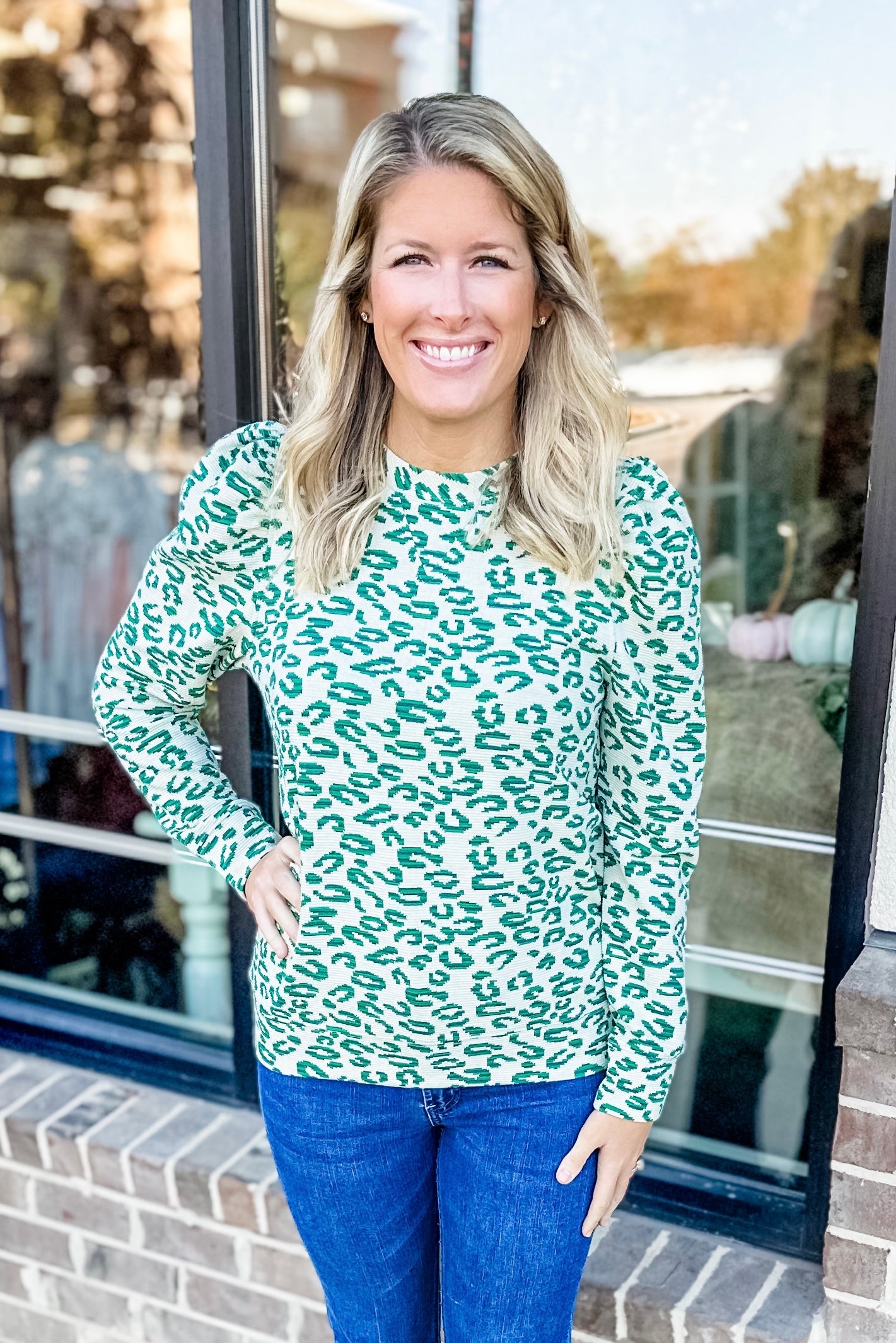 CREAM & GREEN ANIMAL JACQUARD PUFF SLEEVE TOP – Walker Boutique