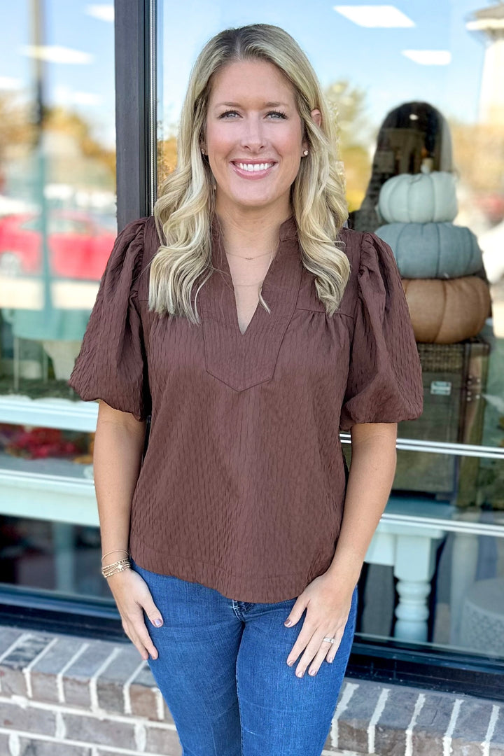 BROWN VNECK TEXTURED PUFF SLEEVE TOP