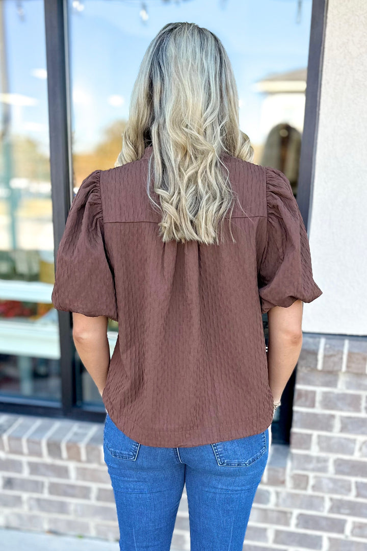 BROWN VNECK TEXTURED PUFF SLEEVE TOP