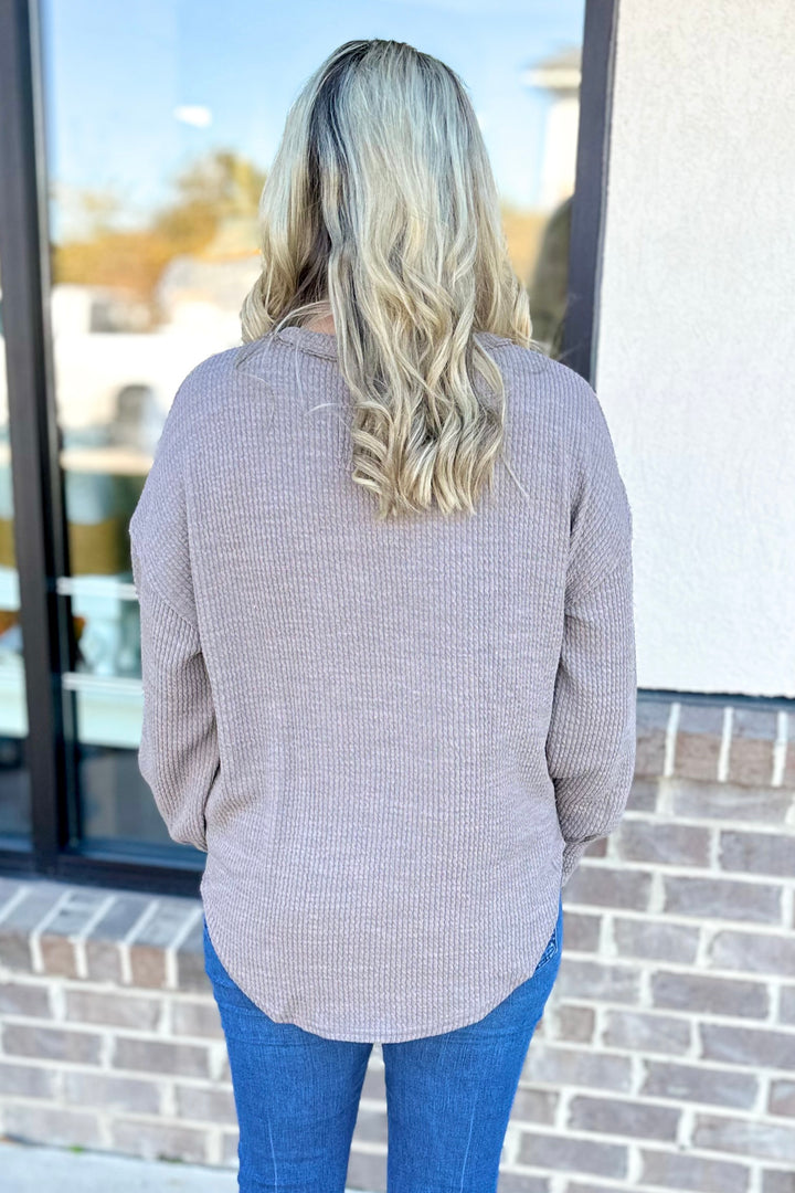 MOCHA RIBBED LONG SLEEVE TOP