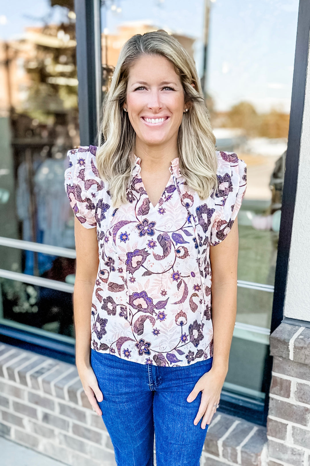 IVORY & NAVY FLORAL RUFFLE SLEEVE TOP