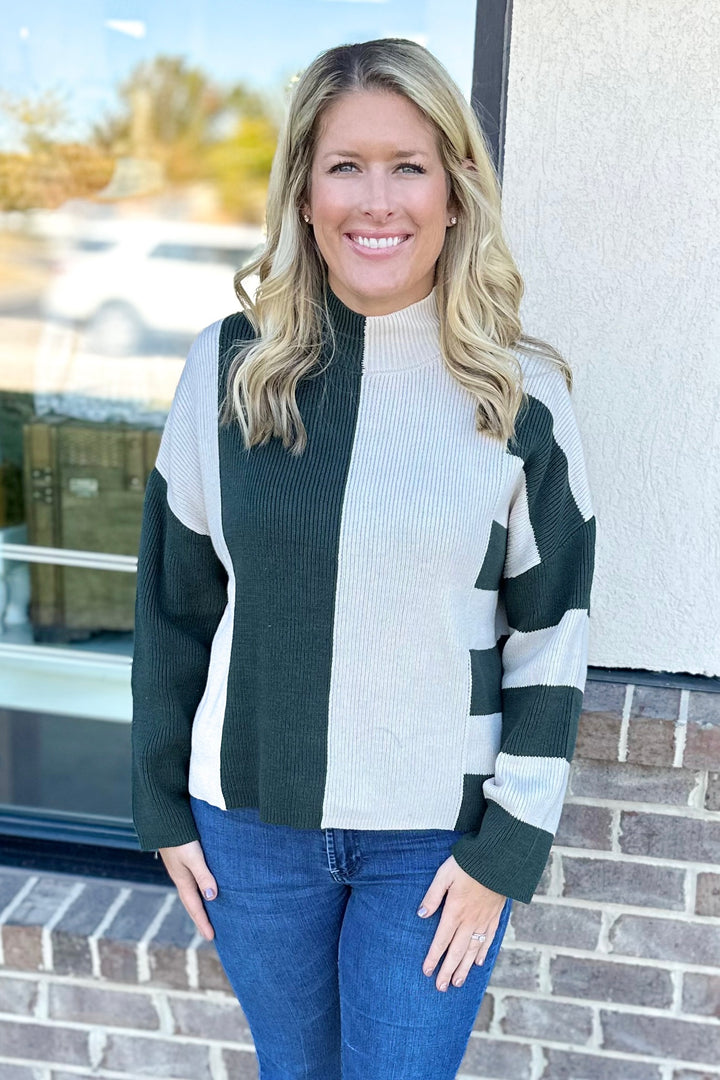 IVORY & HUNTER GREEN COLOR BLOCK SWEATER