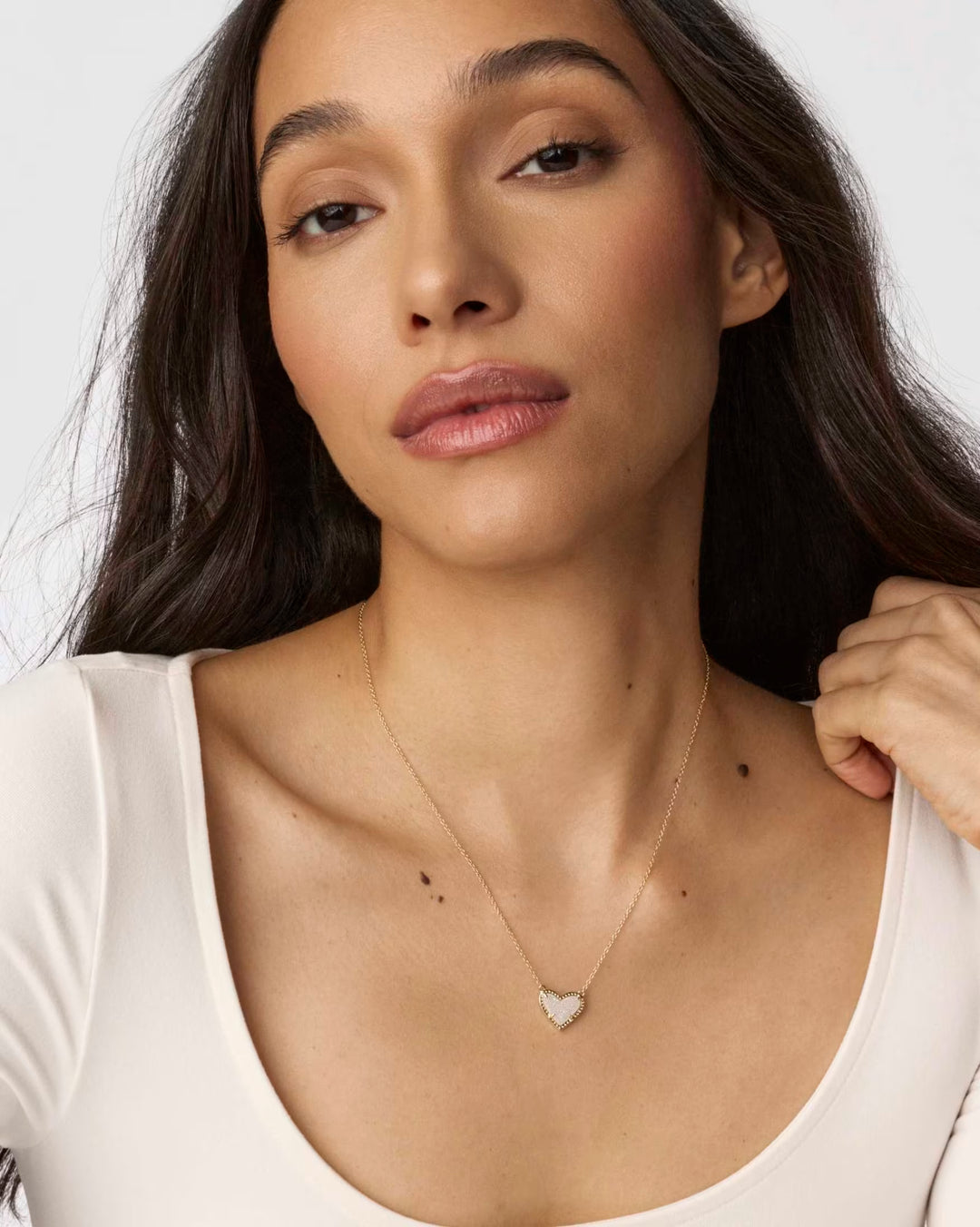 ARI HEART SHORT PENDANT NECKLACE, GOLD IRIDESCENT DRUSY