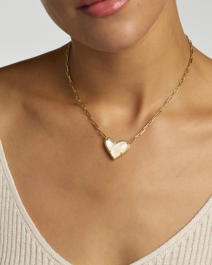 ARI HEART STATEMENT SHORT PENDANT NECKLACE, GOLD IVORY MOTHER OF PEARL
