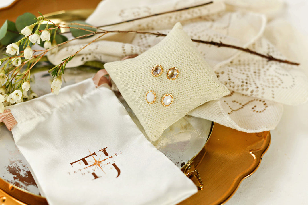 MALLORY STUD EARRINGS PEARL