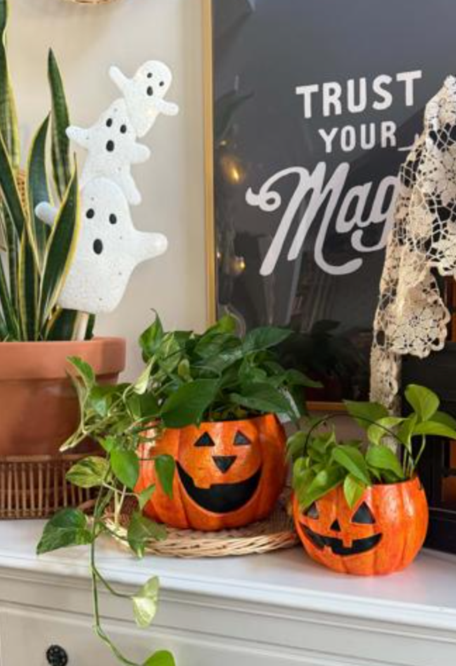 Ghosts Light Up Yard Stake – Outdoor Halloween Decoration with Glowing Ghosts | Walker Boutique