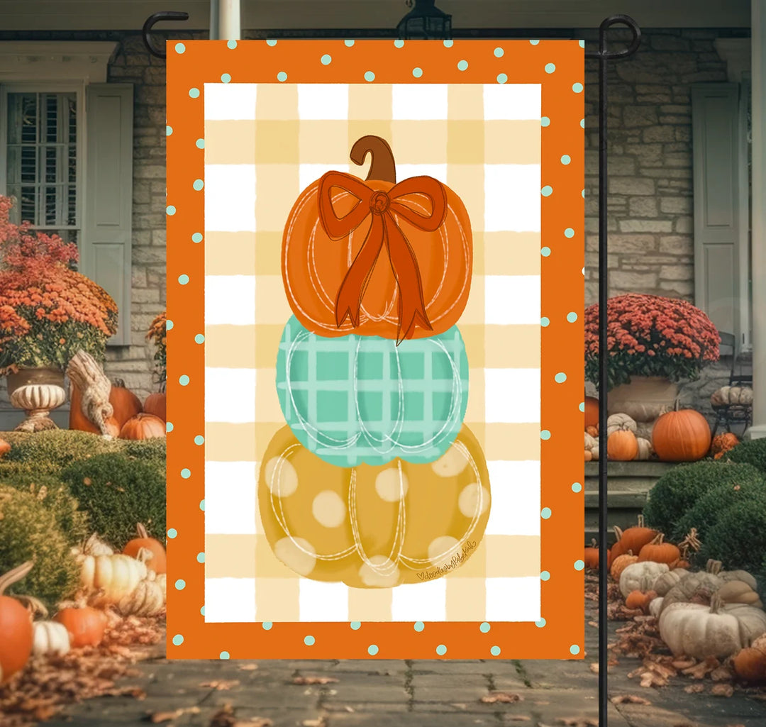 TRIO STACK WITH BOW GARDEN FLAG