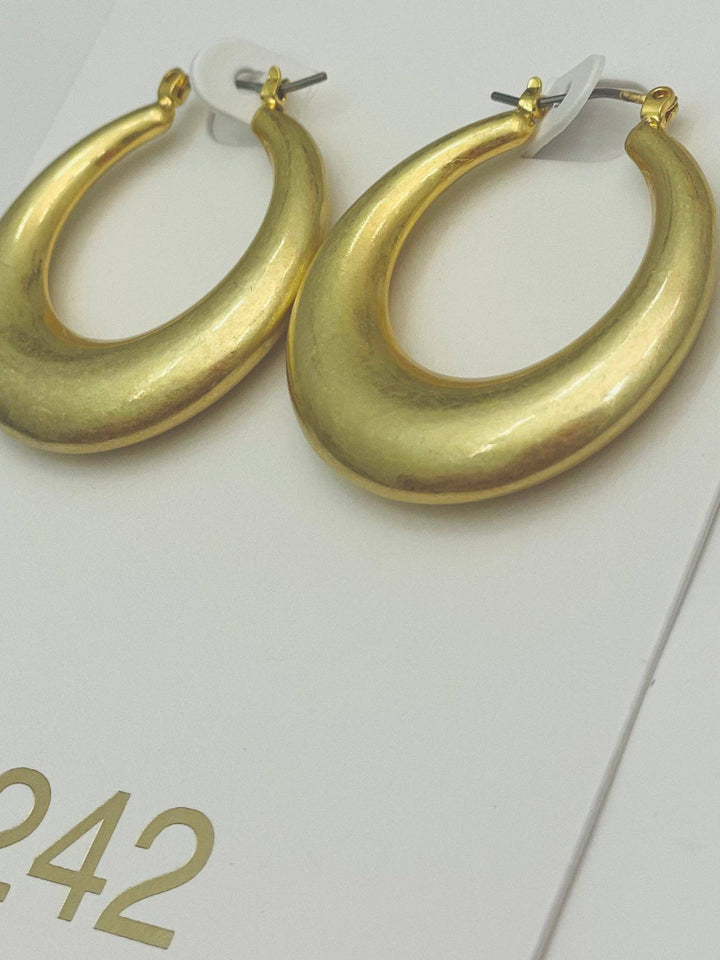 MATTE GOLD VINTAGE ROUND DANGLE HOOP EARRINGS
