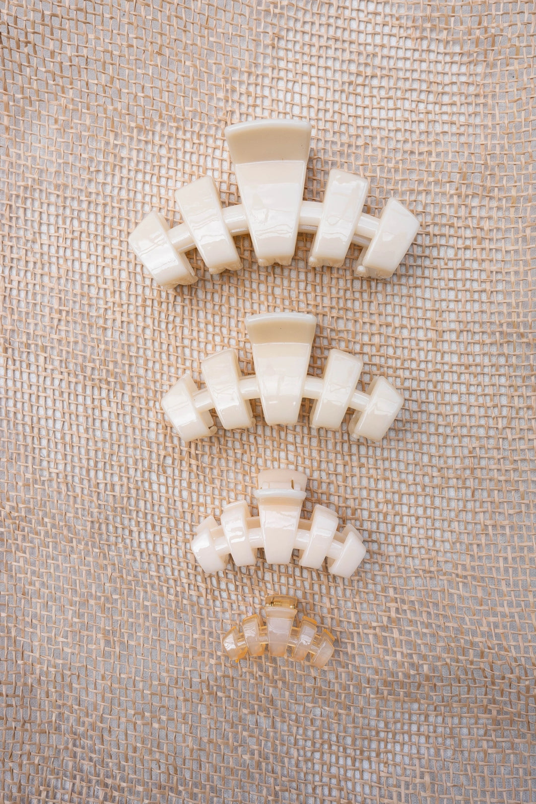 TELETIES HAIR CLIP ALMOND BEIGE
