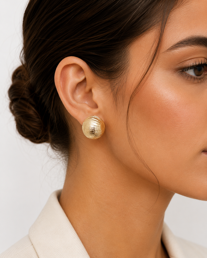 BRUSHED GOLD CHIC BIG BALL STUD EARRINGS