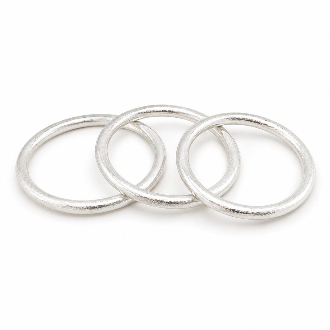 MATTE SILVER CHIC BOLD VINTAGE BANGLES SET