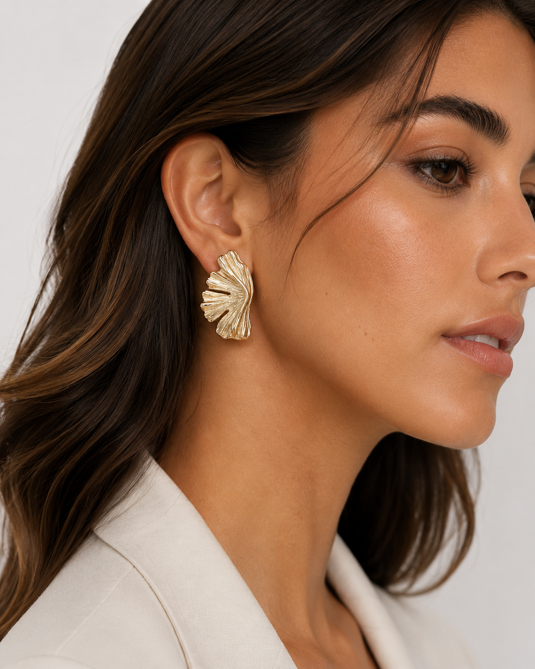 GOLD CHIC GINKGO STUD EARRINGS