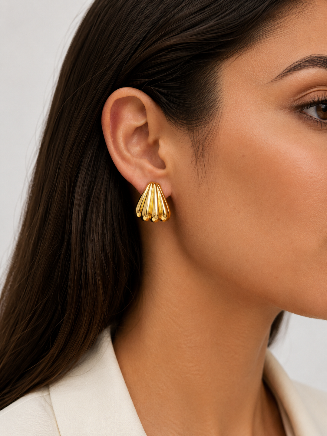 GOLD CHIC JUST LOVELY STUD EARRINGS