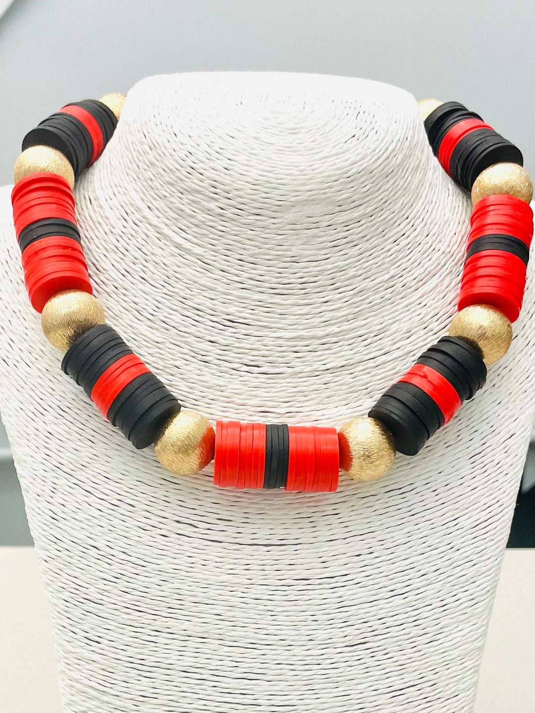 RED & BLACK BOLD NECKLACE