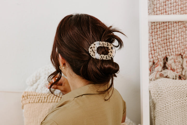 TELETIES FLAT ROUND HAIR CLIP BLONDE TORTOISE
