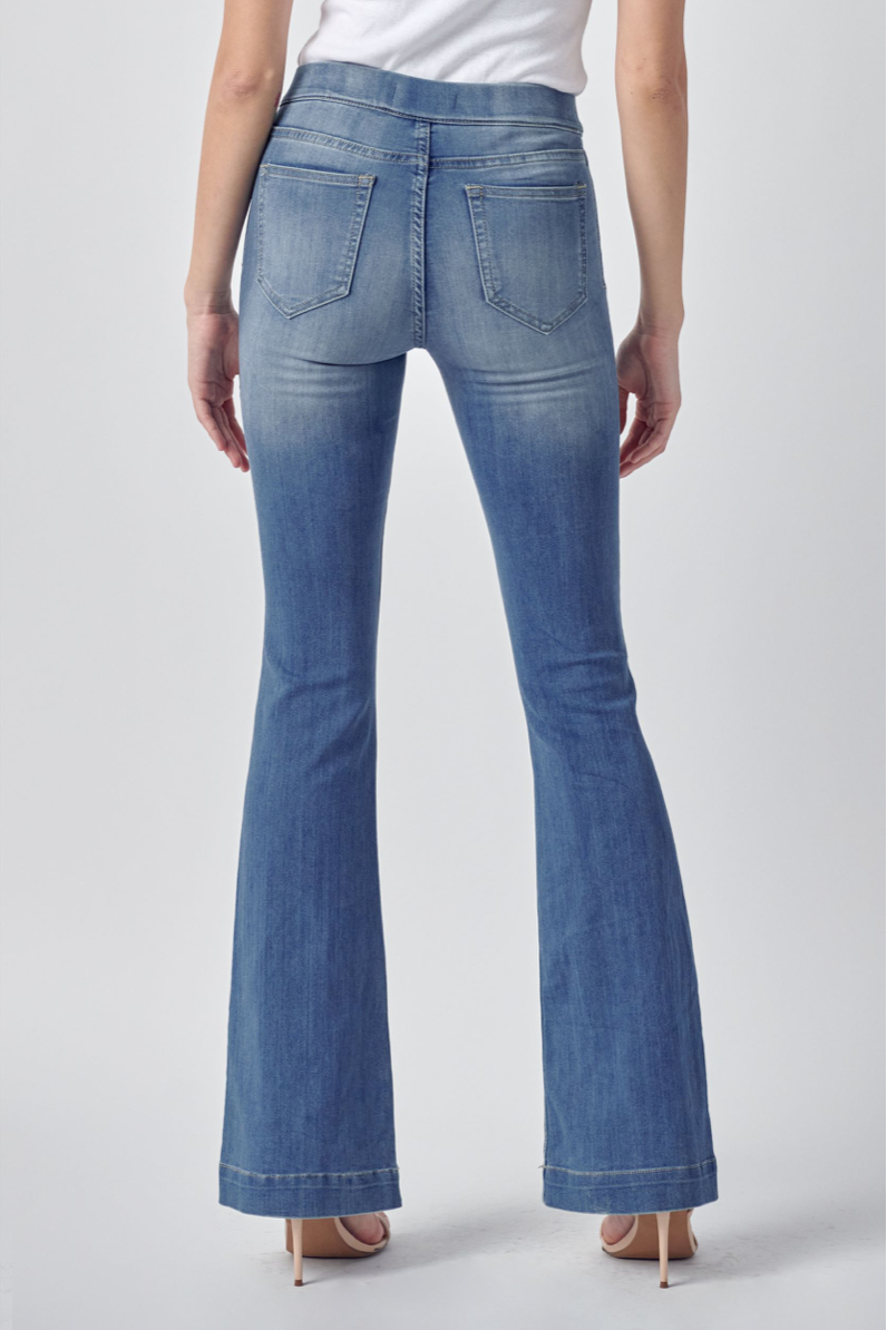 MEDIUM DENIM MID RISE FLARE JEGGINGS