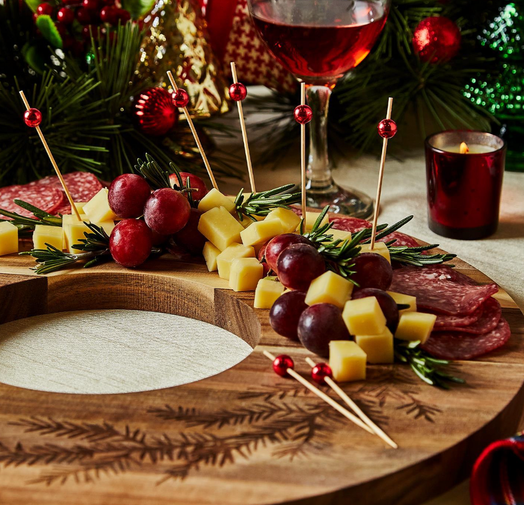 HOLIDAY WREATH CHARCUTERIE SERVING BOARD WITH PICKS